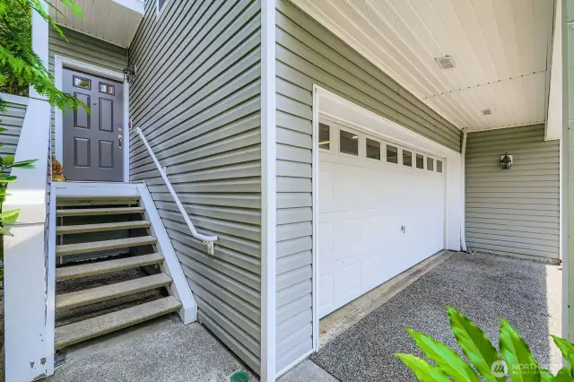 Garage parking for 2 cars