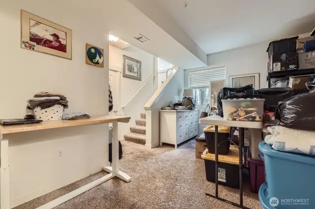 Lower level 4th bdrm (per county) or use as guest suite or rec/theater room... the bonus choice is yours!!!