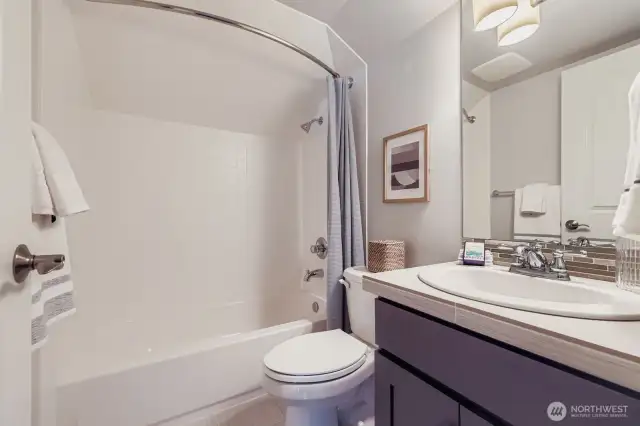 3rd Floor Full Bathroom