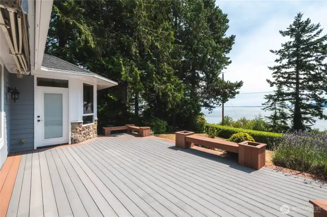 Large deck was retractable shade awning.