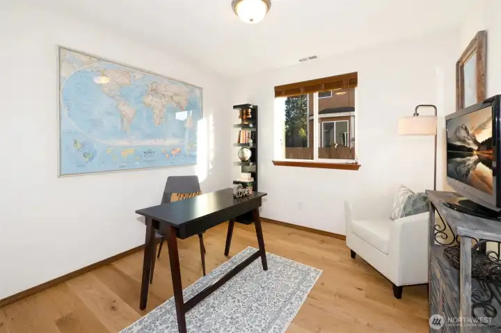 a flexible main-level bedroom ready to fit your lifestyle