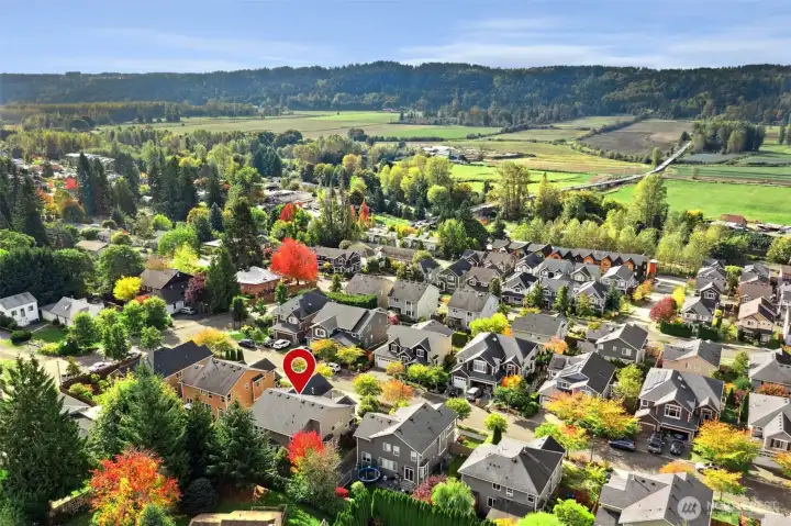 The best of Duvall living — a peaceful neighborhood just a stroll from shops, dining, and parks.