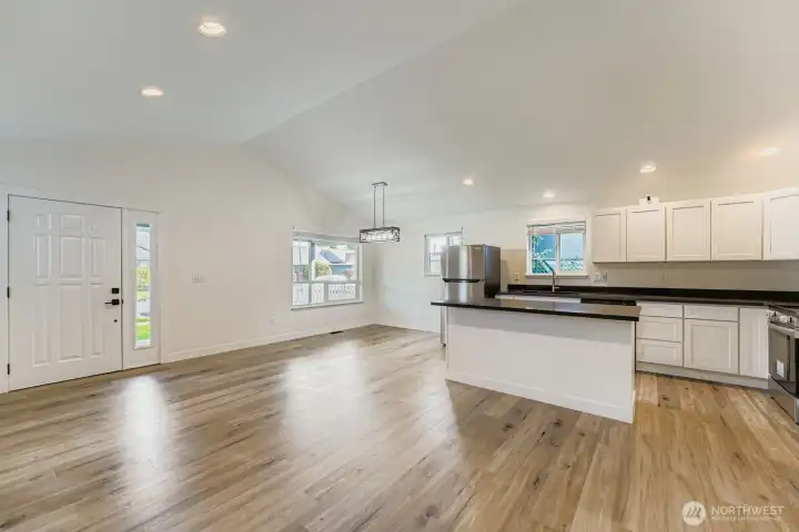 Perfect great style floorplan with kitchen, dining and living room all open to eachother.