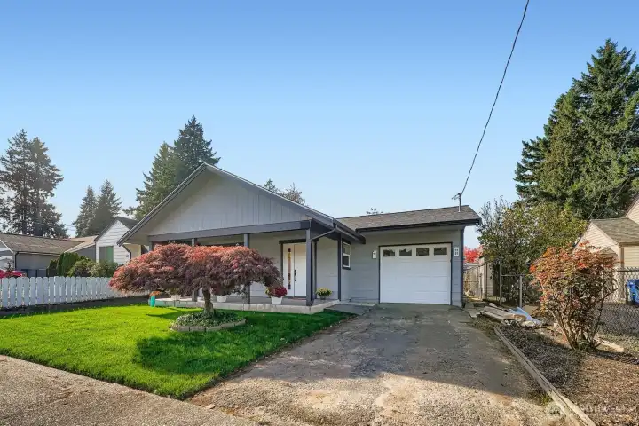 Whether you're a first time home buyer or downsizing to a smaller, level home, this home is waiting for it's new owners! This gem won't last long!