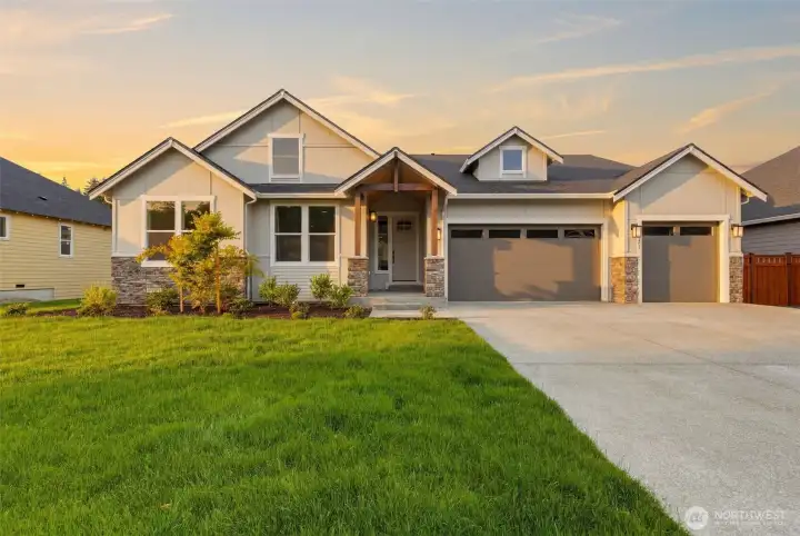 PHOTOS DEPICT ACTUAL HOME. MOVEIN READY. PHOTOS DEPICT ACTUAL HOME. MOVEIN READY.