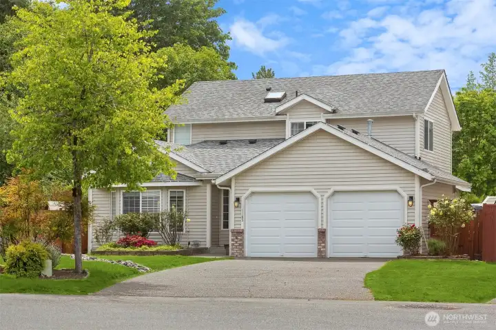 Front of home facing cul de sac.