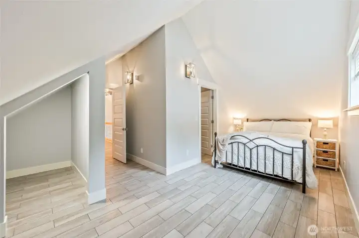 Upstairs primary bedroom
