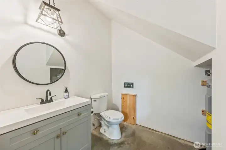 garage 3/4 bath