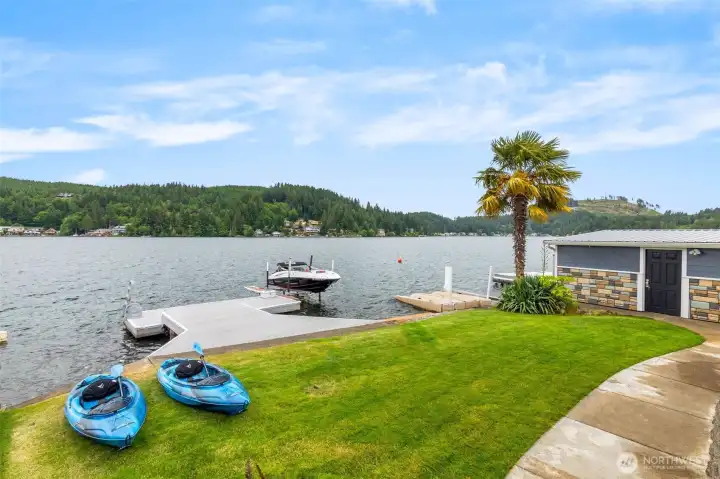 Boat House, Dock and Jet Ski Dock - Complete Lake Life!
