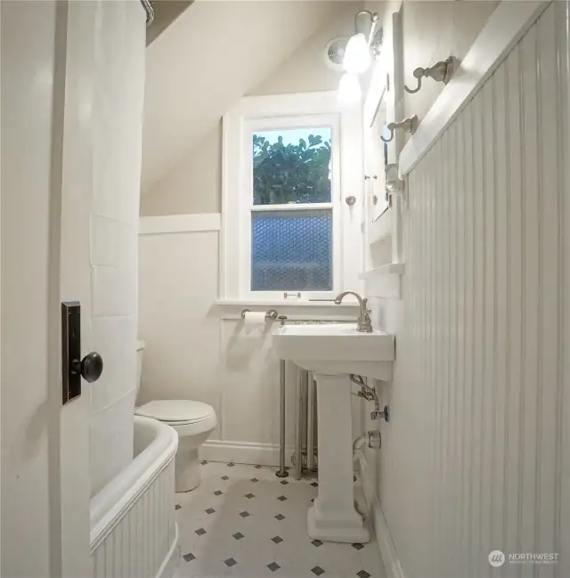 Middle - Bathroom