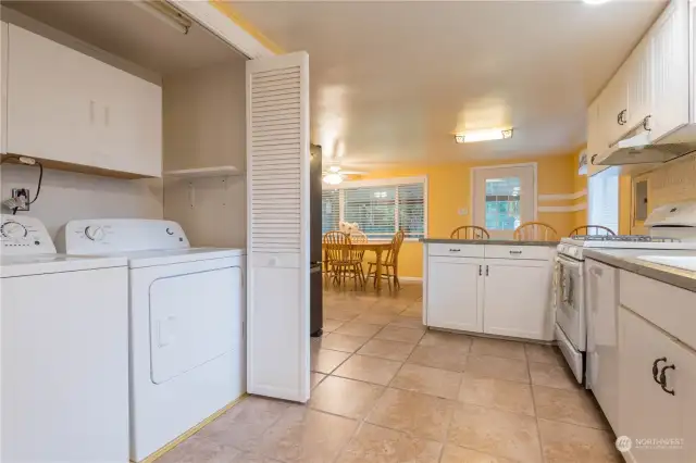 Washer & Dryer Stay