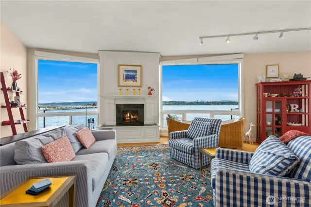 Gorgeous top floor; end-unit condo.