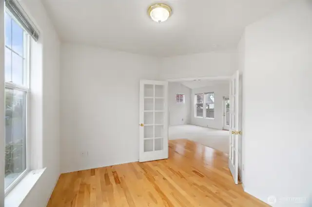 Bed/Office