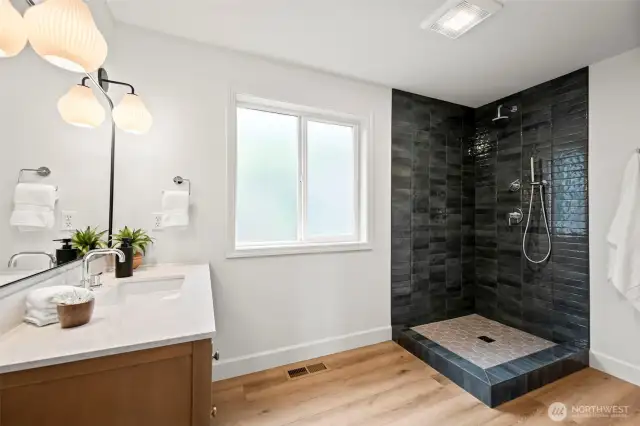 Guest bath (waiting on glass shower door to be installed)