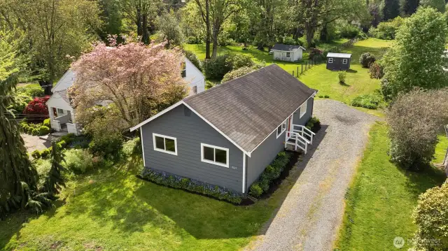 Welcome to this desirable 2-bedroom, 1-bath rambler located in the heart of historic downtown Snoqualmie. Situated on a  level half-acre lot.