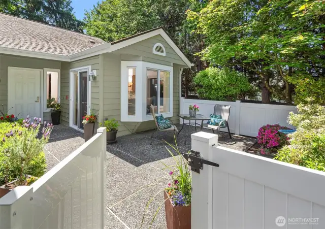 Fully fenced patio entrance.