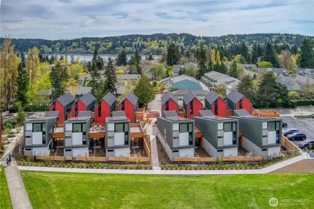 Located in the heart of downtown Winslow, Grow Community offers easy access to a vibrant array of shops, restaurants, galleries, parks, the ferry, and waterfront, providing residents with a convenient and dynamic urban lifestyle.
