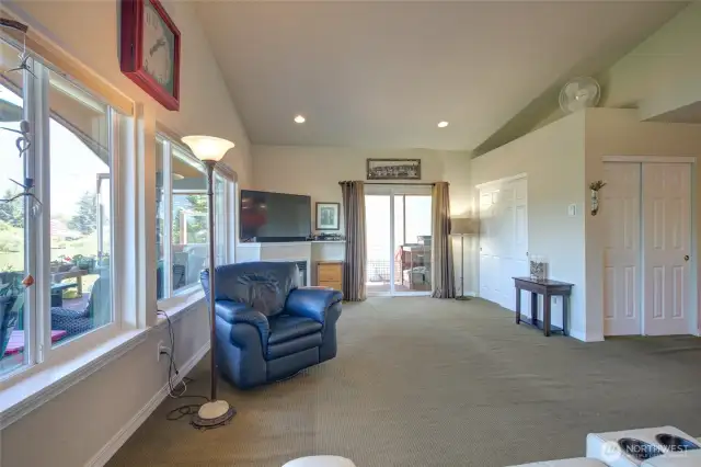 Sliding Glass Door to Back Deck