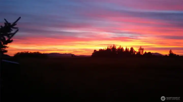 Open sky gifts you many sunsets night after night.