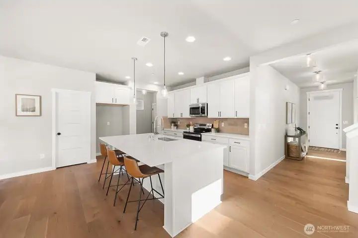 Photographs are for illustrative purposes only. Features, finishes, interior/exterior colors, landscaping and floorplan shown may vary from actual homes built. Photographs are for illustrative purposes only. Features, finishes, interior/exterior colors, landscaping and floorplan shown may vary from actual homes built.