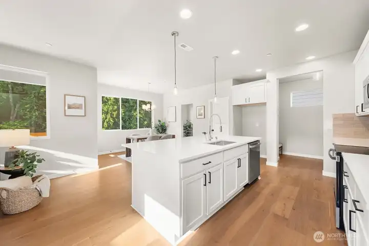 Photographs are for illustrative purposes only. Features, finishes, interior/exterior colors, landscaping and floorplan shown may vary from actual homes built. Photographs are for illustrative purposes only. Features, finishes, interior/exterior colors, landscaping and floorplan shown may vary from actual homes built.