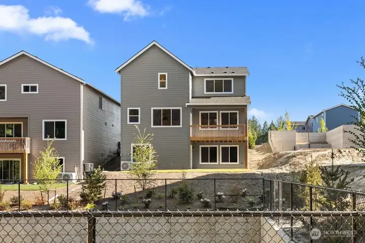 Photographs are for illustrative purposes only. Features, finishes, interior/exterior colors, landscaping and floorplan shown may vary from actual homes built. Photographs are for illustrative purposes only. Features, finishes, interior/exterior colors, landscaping and floorplan shown may vary from actual homes built.