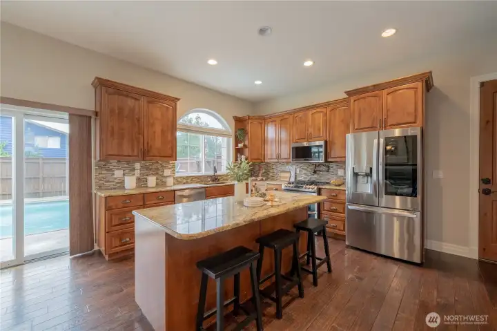 Open kitchen with kitchen island.