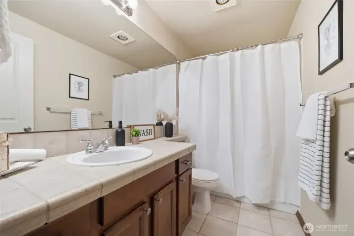 Full bath with clean, functional layout