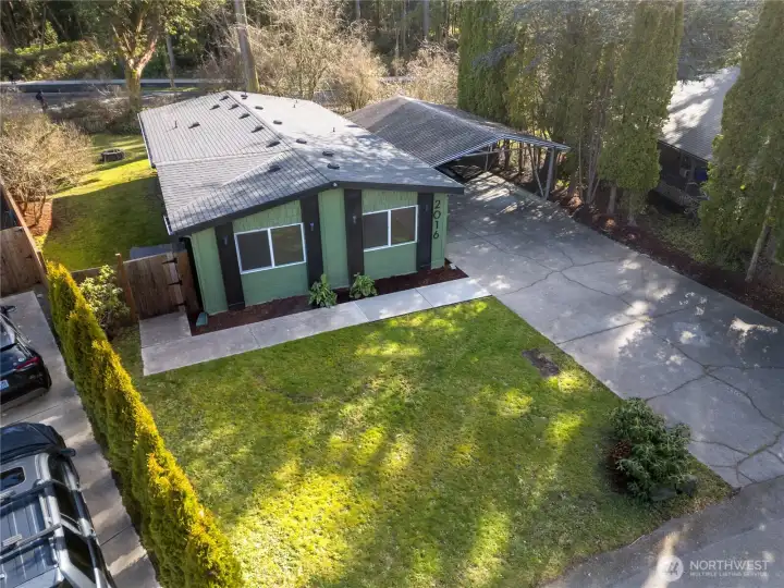 Main image highlighting curb appeal and setting