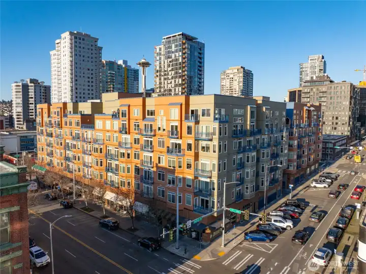 Welcome to fabulous Belltown living!