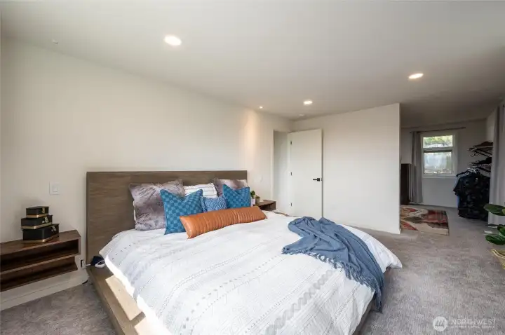 Spacious Primary Suite