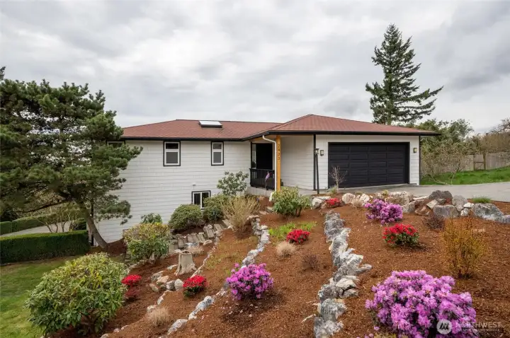 Beauty surrounds you at 2433 Crestline Street