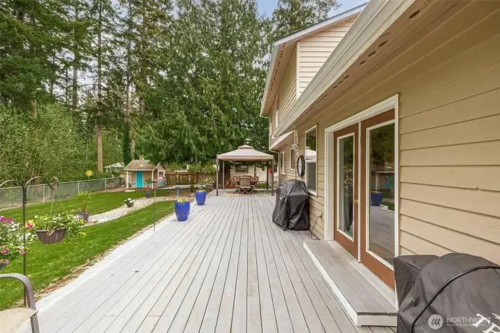 Large Entertaining deck