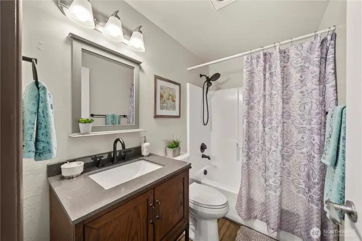 Full guest bath