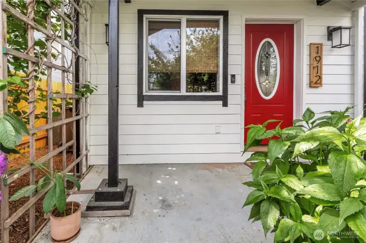 This pristine 2-story is ready to call home!