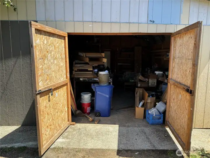 You could possibly run your business from this location. Check with City of Tacoma Land Use department for approved uses.