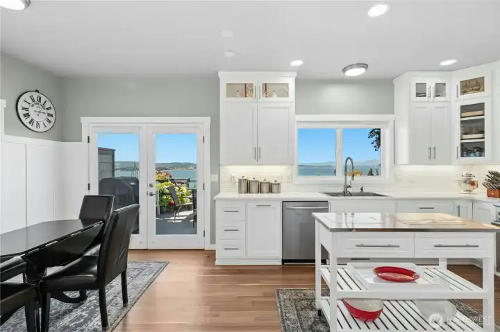 Kitchen with additional Deck Access