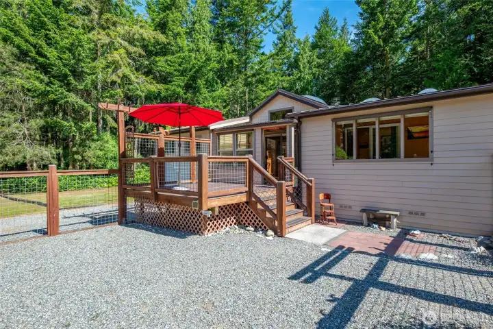 Easy to maintain gravel front yard and fully composite deck.
