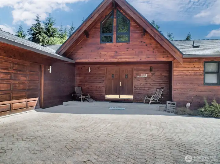 Inviting front covered entry. Inviting front covered entry.