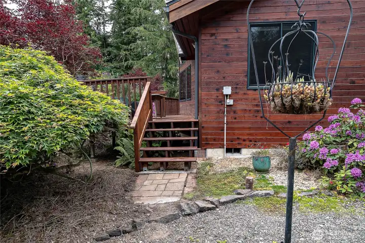 Stairs leading to the back deck. Stairs leading to the back deck.