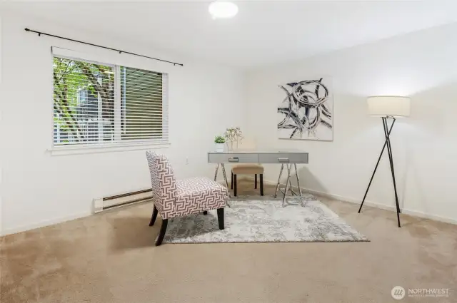 2nd bedroom, easy to fit queen size bed.