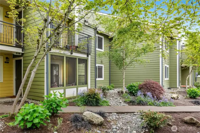 Ground-level unit with easy entry and wheelchair accessibility—ideal for effortless everyday living.