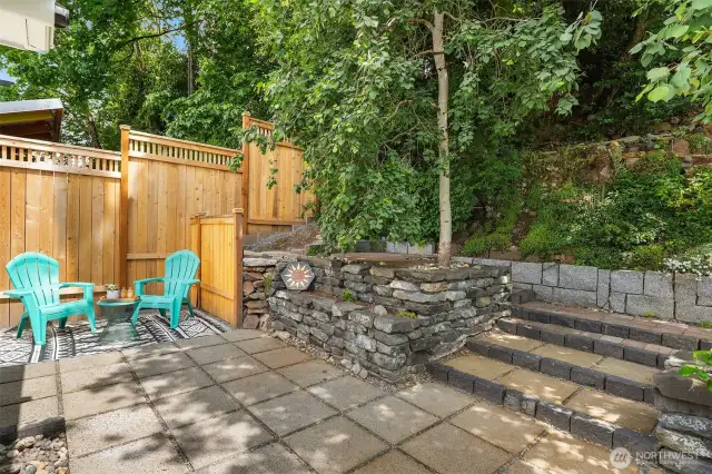 Fully fenced, quiet and peaceful outdoor patios