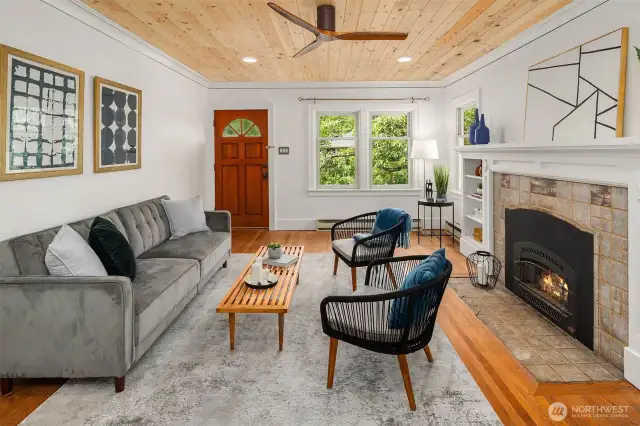 Gas fireplace with built-ins