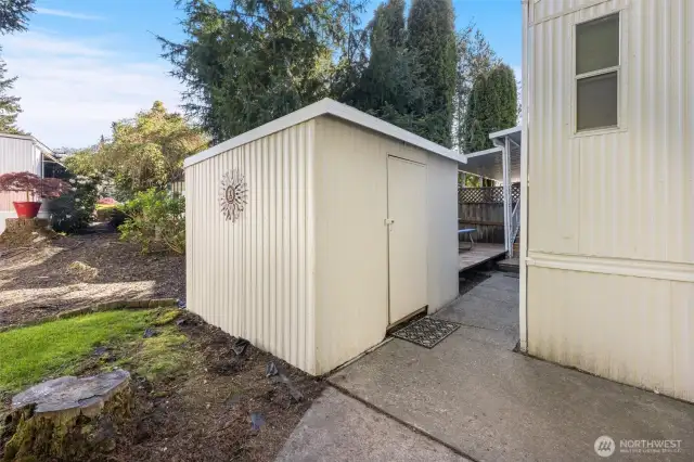 Shed is lighted and stays with property