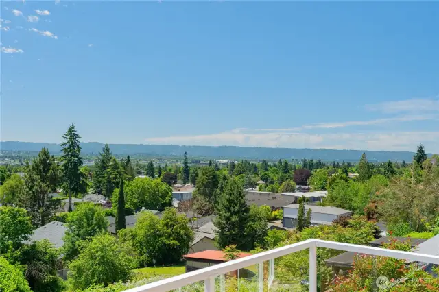 Upper Level Deck River View