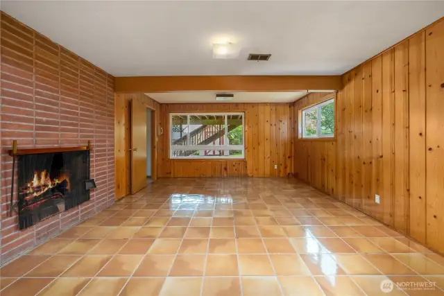 Looking back toward the entrance to the room. This would make a great media room!