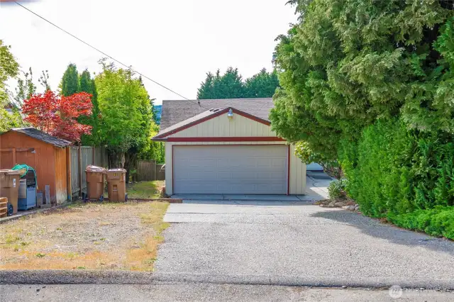 Garage access is off of N. Heatherwood W. Plenty of room for off street parking.