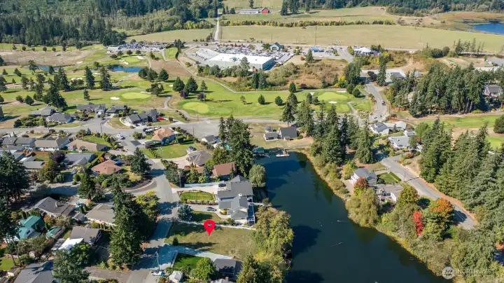 Close to schools, shopping, restaurants, two state parks  and all the water activities you can handle.