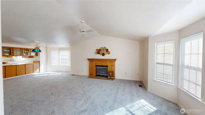 NEW windows enhance the 2 bay windows! more elegance :-) living and dining areas